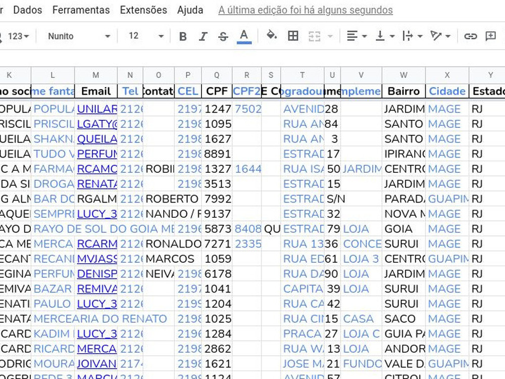 Digitação de database com dados empresariais