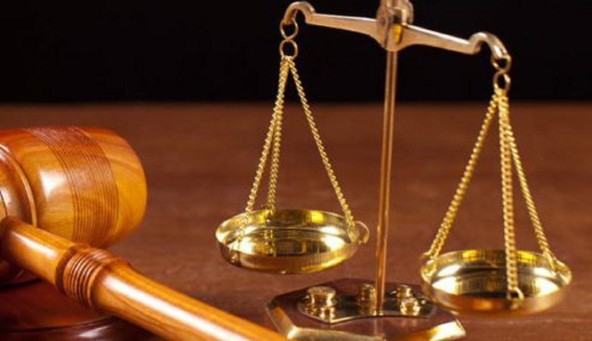 LAWYER