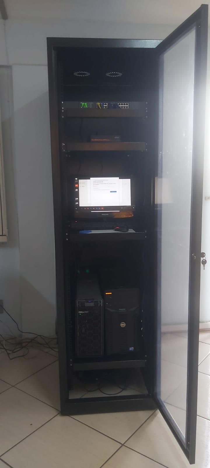 Instalação e organização de RACK